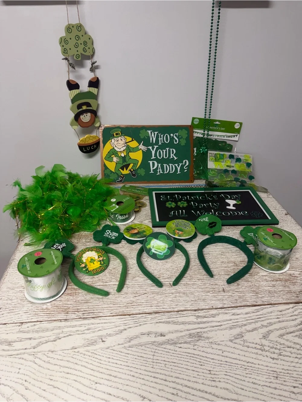 St. Patrick's Day Party Supplies Bundle - Green Headbands & Decor